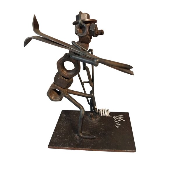 JOHN DUFFY Metal Art Sculpture SKIER Folk Art Brutalist Signed Rusty Chippy - Picture 4 of 8